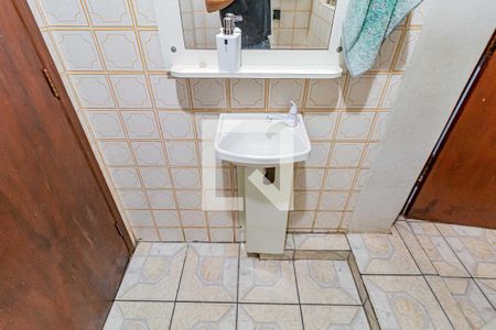 Casa para alugar com 170m², 3 quartos e 2 vagasBanheiro fundos