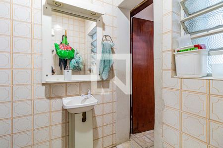 Casa para alugar com 170m², 3 quartos e 2 vagasBanheiro fundos