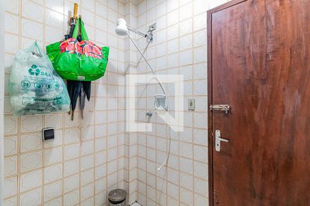 Casa para alugar com 170m², 3 quartos e 2 vagasBanheiro fundos