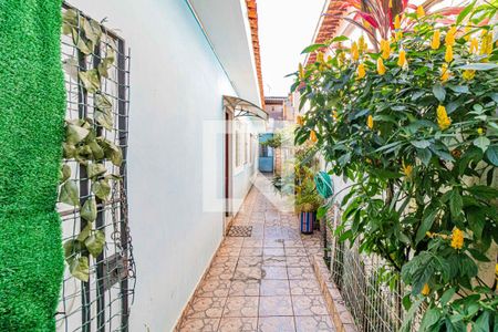 Casa para alugar com 170m², 3 quartos e 2 vagasCorredor lateral