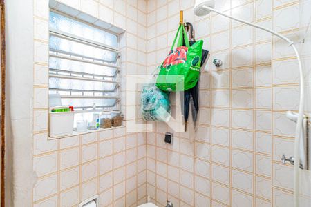 Casa para alugar com 170m², 3 quartos e 2 vagasBanheiro fundos