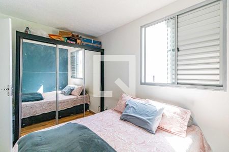Quarto 01 de apartamento para alugar com 2 quartos, 50m² em Parque Ipe, São Paulo