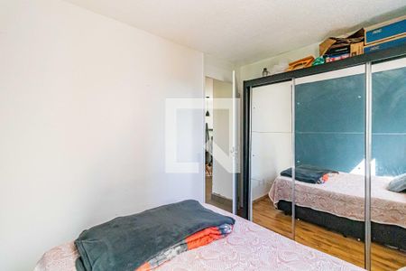 Quarto 01 de apartamento para alugar com 2 quartos, 50m² em Parque Ipe, São Paulo