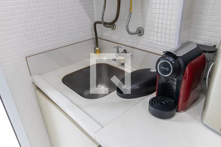 Apartamento à venda com 74m², 2 quartos e 2 vagasÁrea de serviço