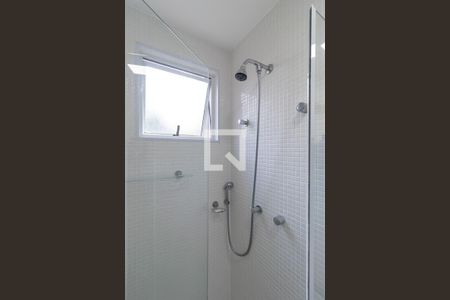 Apartamento à venda com 74m², 2 quartos e 2 vagasBanheiro da suíte