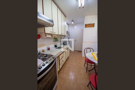 Apartamento à venda com 100m², 2 quartos e 2 vagasCozinha