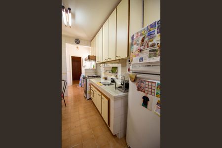 Apartamento à venda com 100m², 2 quartos e 2 vagasCozinha