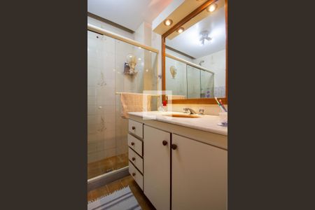 Apartamento à venda com 100m², 2 quartos e 2 vagasBanheiro da Suíte