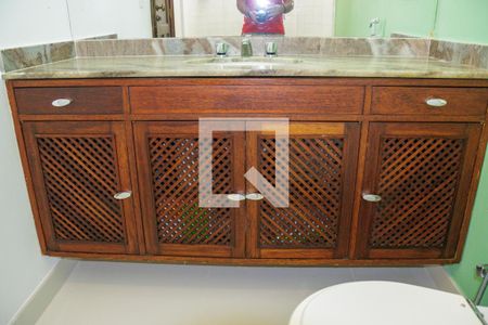 Casa à venda com 1200m², 6 quartos e 7 vagas Casa à venda com 1200m², 6 quartos e 7 vagasBanheiro da Suite 5