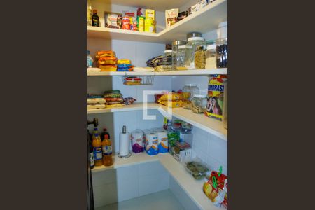 Casa à venda com 1200m², 6 quartos e 7 vagas Casa à venda com 1200m², 6 quartos e 7 vagasDespensa