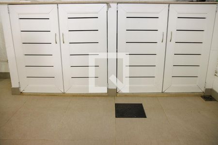 Casa à venda com 1200m², 6 quartos e 7 vagas Casa à venda com 1200m², 6 quartos e 7 vagasÁrea de Serviço