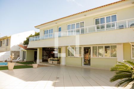Casa à venda com 1200m², 6 quartos e 7 vagas Casa à venda com 1200m², 6 quartos e 7 vagasÁrea externa