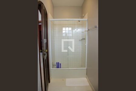 Casa à venda com 1200m², 6 quartos e 7 vagas Casa à venda com 1200m², 6 quartos e 7 vagasBanheiro da Suíte 4