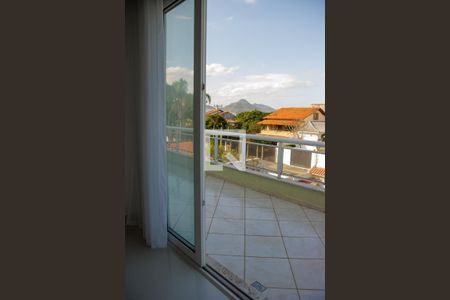 Casa à venda com 1200m², 6 quartos e 7 vagas Casa à venda com 1200m², 6 quartos e 7 vagasVaranda