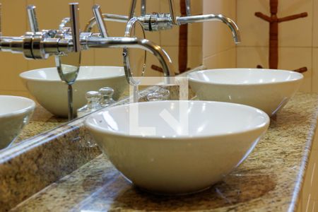 Casa à venda com 1200m², 6 quartos e 7 vagas Casa à venda com 1200m², 6 quartos e 7 vagasBanheiro da Suíte 1