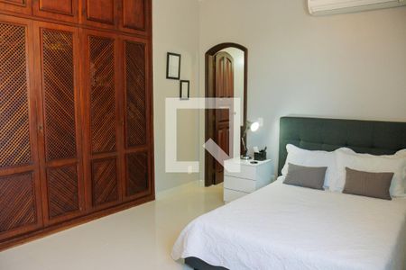 Casa à venda com 1200m², 6 quartos e 7 vagas Casa à venda com 1200m², 6 quartos e 7 vagasSuite 3