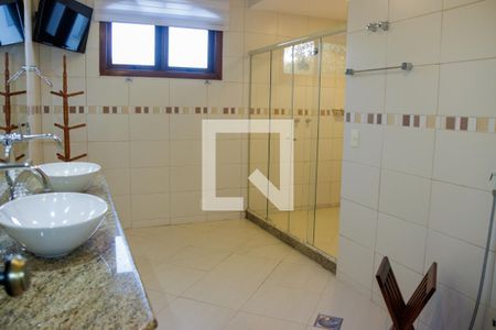 Casa à venda com 1200m², 6 quartos e 7 vagas Casa à venda com 1200m², 6 quartos e 7 vagasBanheiro da Suíte 1