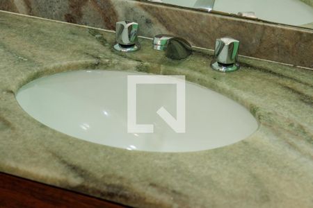 Casa à venda com 1200m², 6 quartos e 7 vagas Casa à venda com 1200m², 6 quartos e 7 vagasBanheiro da Suite 5