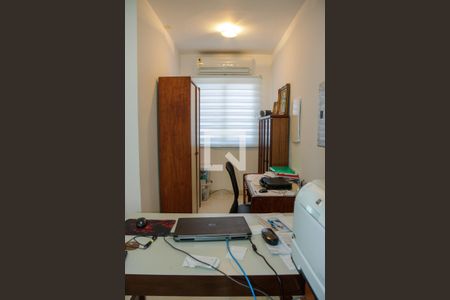 Casa à venda com 1200m², 6 quartos e 7 vagas Casa à venda com 1200m², 6 quartos e 7 vagasQuarto