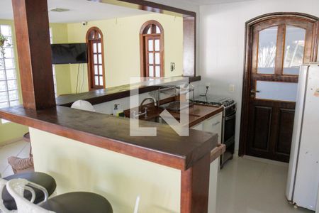 Casa à venda com 1200m², 6 quartos e 7 vagas Casa à venda com 1200m², 6 quartos e 7 vagasÁrea externa