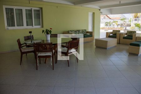 Casa à venda com 1200m², 6 quartos e 7 vagas Casa à venda com 1200m², 6 quartos e 7 vagasÁrea externa