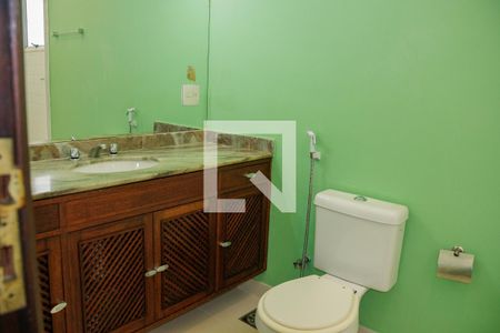 Casa à venda com 1200m², 6 quartos e 7 vagas Casa à venda com 1200m², 6 quartos e 7 vagasBanheiro da Suite 5