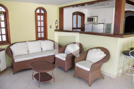 Casa à venda com 1200m², 6 quartos e 7 vagas Casa à venda com 1200m², 6 quartos e 7 vagasÁrea externa