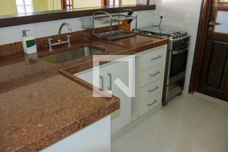 Casa à venda com 1200m², 6 quartos e 7 vagas Casa à venda com 1200m², 6 quartos e 7 vagasCozinha 2