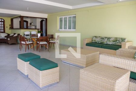 Casa à venda com 1200m², 6 quartos e 7 vagas Casa à venda com 1200m², 6 quartos e 7 vagasÁrea externa