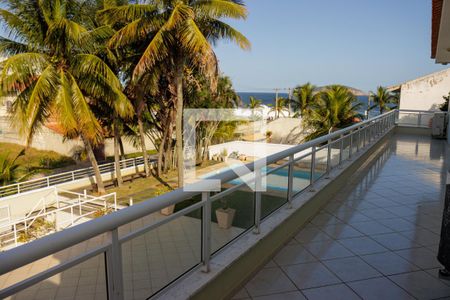 Casa à venda com 1200m², 6 quartos e 7 vagas Casa à venda com 1200m², 6 quartos e 7 vagasVaranda