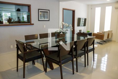 Sala de casa à venda com 6 quartos, 1200m² em Piratininga, Niterói