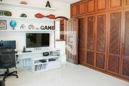 Casa à venda com 1200m², 6 quartos e 7 vagas Casa à venda com 1200m², 6 quartos e 7 vagasSuite 3