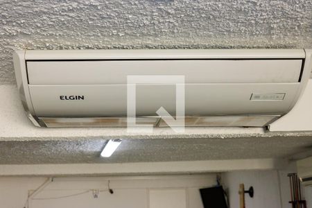 Casa à venda com 1200m², 6 quartos e 7 vagas Casa à venda com 1200m², 6 quartos e 7 vagasSalão de jogos