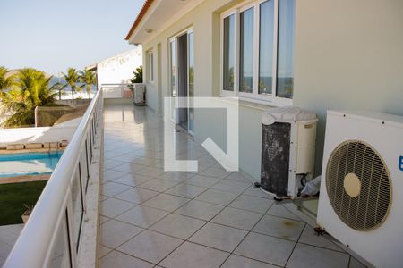 Casa à venda com 1200m², 6 quartos e 7 vagas Casa à venda com 1200m², 6 quartos e 7 vagasVaranda