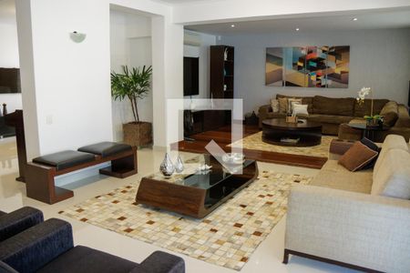 Sala de casa à venda com 6 quartos, 1200m² em Piratininga, Niterói