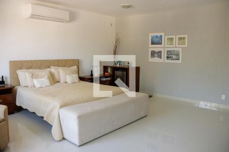 Casa à venda com 1200m², 6 quartos e 7 vagas Casa à venda com 1200m², 6 quartos e 7 vagasSuite 1