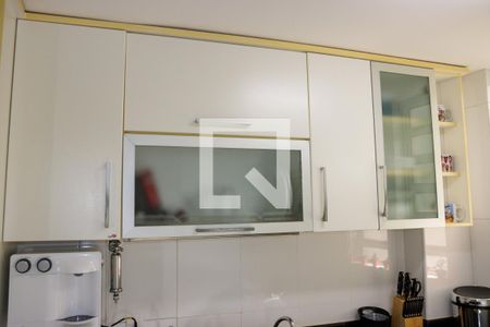 Casa à venda com 1200m², 6 quartos e 7 vagas Casa à venda com 1200m², 6 quartos e 7 vagasCozinha 1