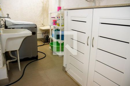 Casa à venda com 1200m², 6 quartos e 7 vagas Casa à venda com 1200m², 6 quartos e 7 vagasÁrea de Serviço