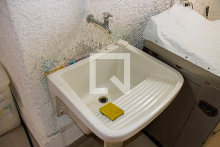 Casa à venda com 1200m², 6 quartos e 7 vagas Casa à venda com 1200m², 6 quartos e 7 vagasÁrea de Serviço