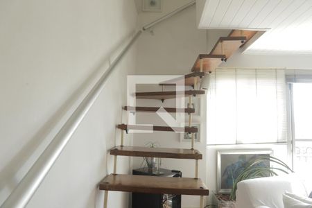 Apartamento para alugar com 110m², 2 quartos e 2 vagasEscada