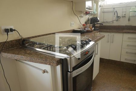 Apartamento para alugar com 110m², 2 quartos e 2 vagasCozinha