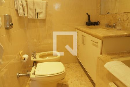Apartamento para alugar com 110m², 2 quartos e 2 vagasBanheiro da Suíte