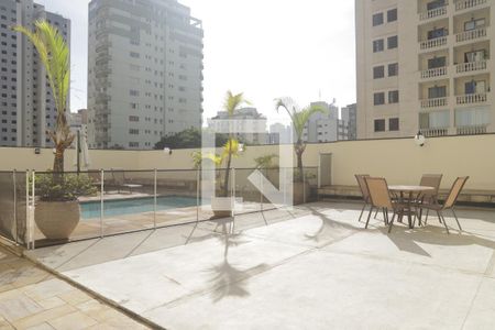 Apartamento para alugar com 110m², 2 quartos e 2 vagasÁrea comum Piscina