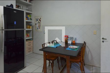 Casa de condomínio à venda com 318m², 4 quartos e sem vagaCozinha