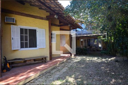 Casa de condomínio à venda com 318m², 4 quartos e sem vagaÁrea externa