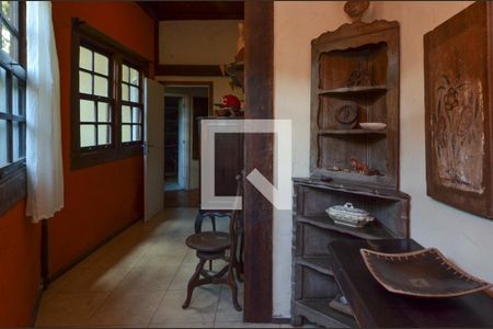 Casa de condomínio à venda com 318m², 4 quartos e sem vagaCorredor