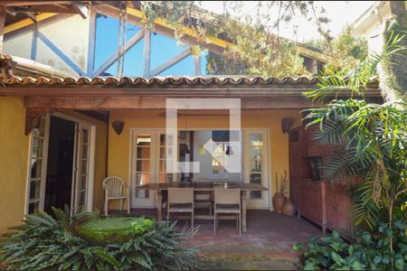 Casa de condomínio à venda com 318m², 4 quartos e sem vagaVaranda