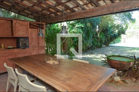 Casa de condomínio à venda com 318m², 4 quartos e sem vagaVaranda