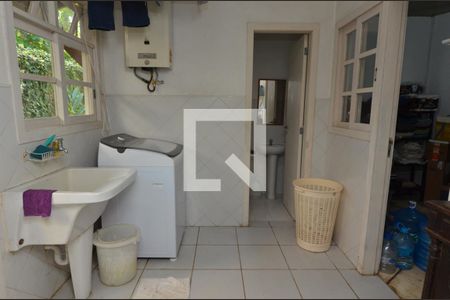 Casa de condomínio à venda com 318m², 4 quartos e sem vagaÁrea de serviço