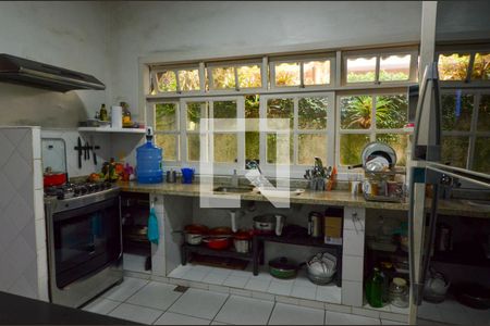 Casa de condomínio à venda com 318m², 4 quartos e sem vagaCozinha